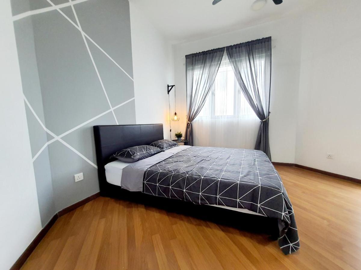 Апартаменти Residensi Flora Сері-Кембанган Екстер'єр фото