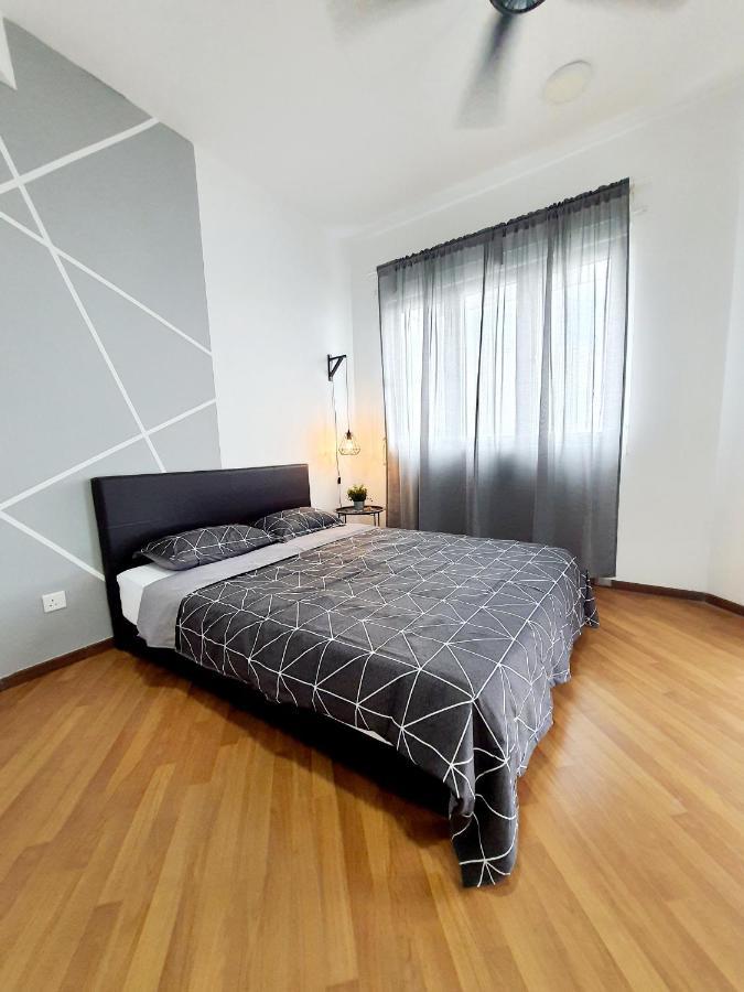 Апартаменти Residensi Flora Сері-Кембанган Екстер'єр фото